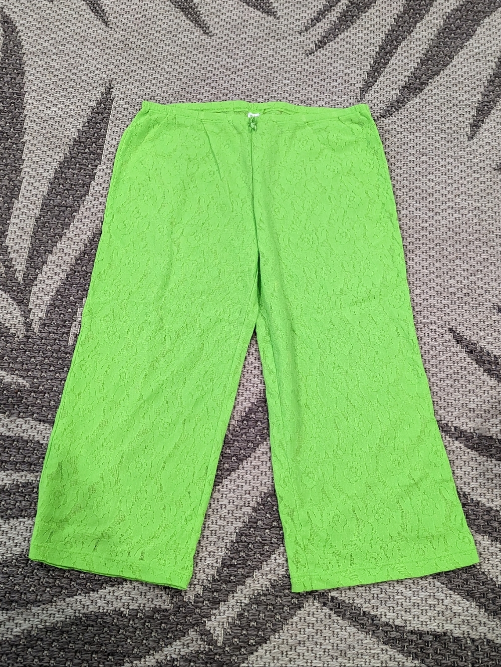 NWOT PINK Victoria's Secret Bright Lime Green Lace-Texture Cropped Pants